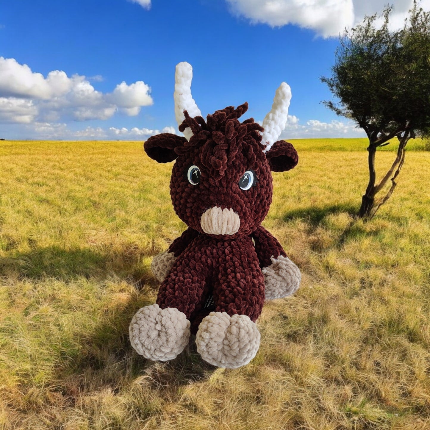 Highland Cow cuddler for animal lovers, Soft and cozy, plush cuddle toy