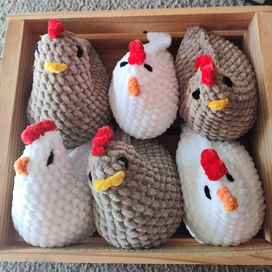 Flossy & Her Little Flock – Mama Chicken + 3 Baby Chicks 🐔🐥