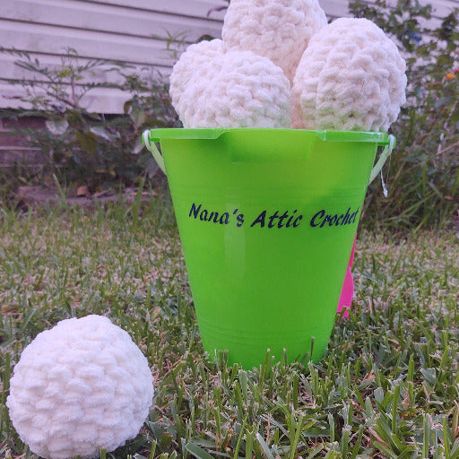 Indoor Snowball Game with bucket